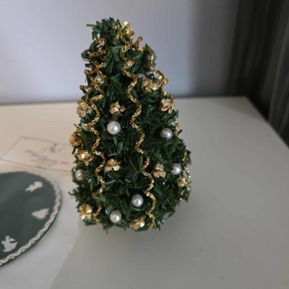 NWT Doll House Miniature Christmas Tree with Skirt - Picture 2 of 5